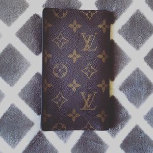 Authentic Loui Vuitton Checkbook🧸